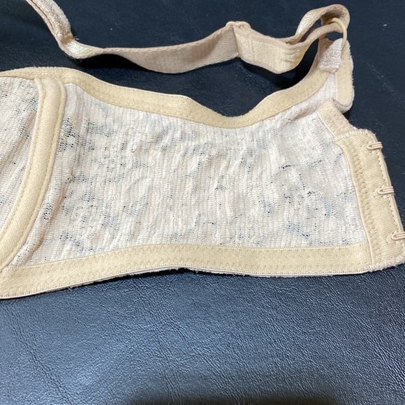 Wacoal 65547 Nude Colored Halo Lace Unloaded Underwire Bra. Size 32DD. - Picture 14 of 15